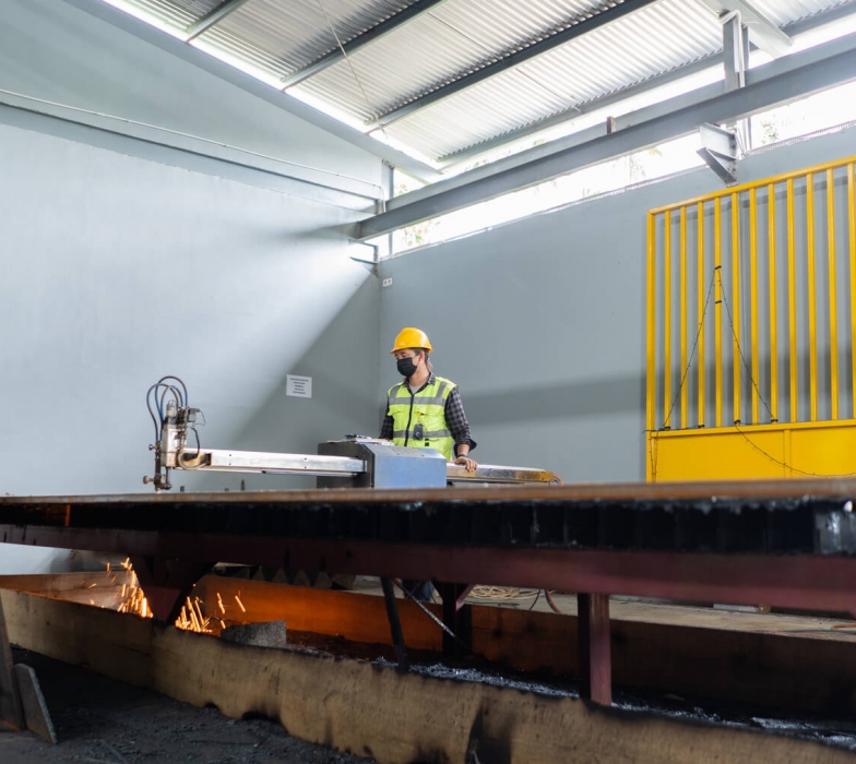 Pembuatan bucket excavator, fabrikasi bucket excavator, jasa pembentukan baja, fabrikasi baja, kontraktor baja manado, kontraktor engineering manado, karoseri manado, fabrikasi conveyor, Jasa fabrikasi conveyor, produsen mesin industri manado